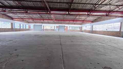 Industrial-warehouse-To-Let-in-Benrose (4)